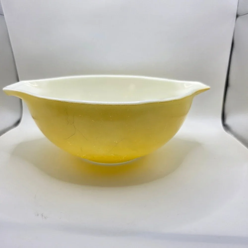 Vintage Pyrex 443 Yellow Cinderella Mixing Bowl 2.5 Quart Mid Century Modern‎